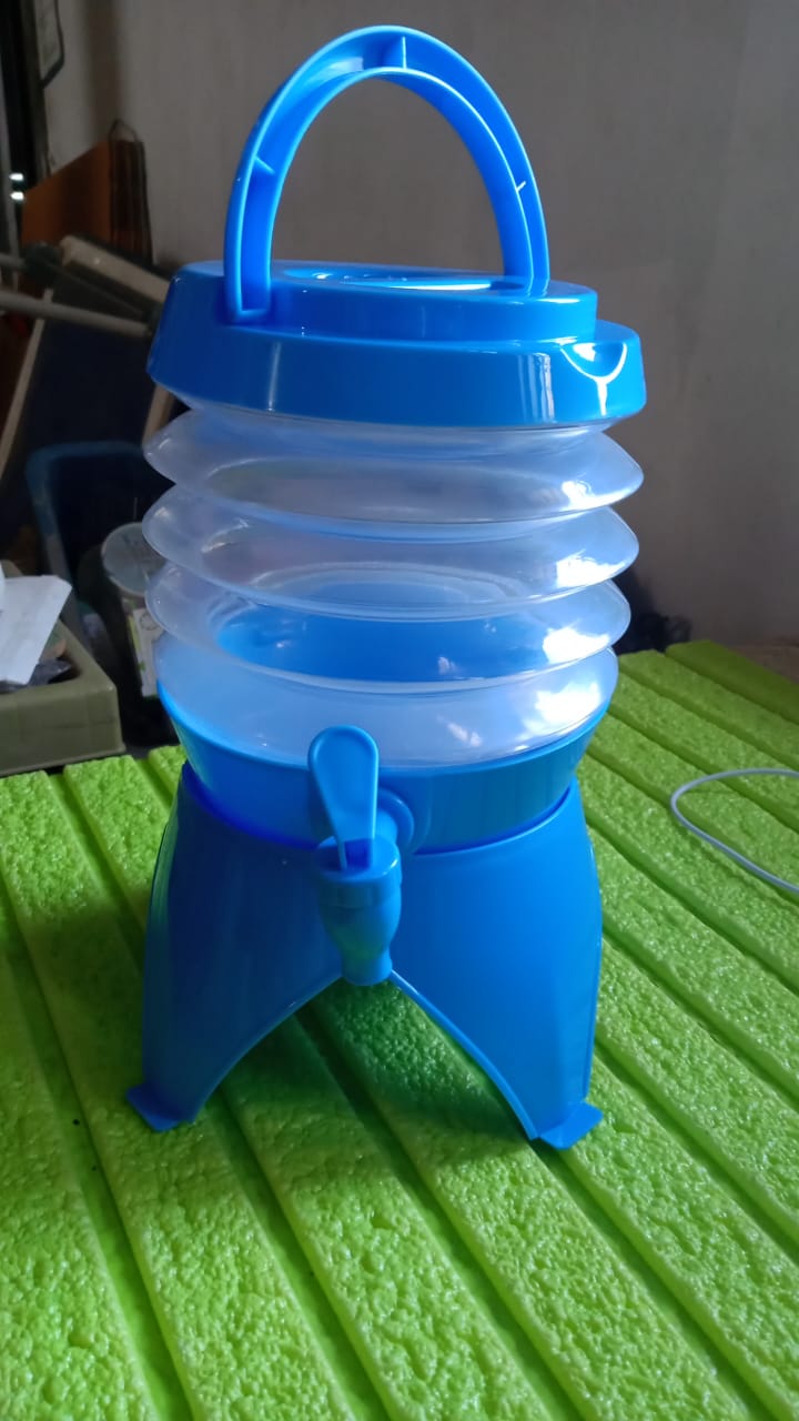 Plastic Collapsible Beverages Container with Tap Cold Drink Dispenser Folding Water Storage Water Jug Tank for Home and Outdoor Party Traveling Picnic (3.5 Litter/ Multicolor) Plastic Collapsible Beverages Container with Tap Cold Drink Dispenser Folding Water Storage Water Jug Tank for Home and Outdoor Party Traveling Picnic (3.5 Litter/ Multicolor)